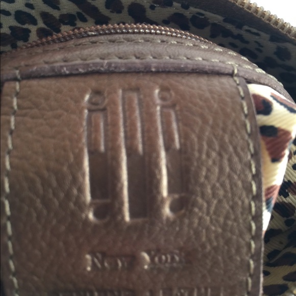 ili New York crossbody - Picture 4 of 6